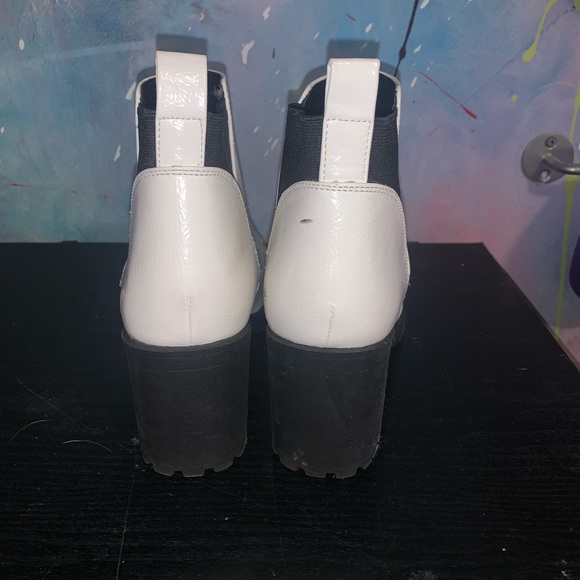 Heels - Picture 2 of 2